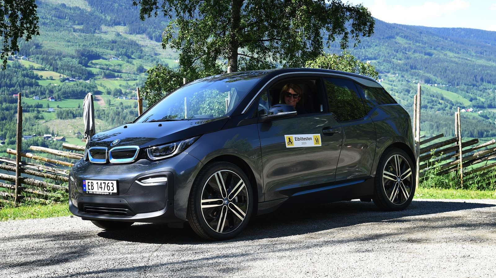 BMW i3 i sommerlandskap